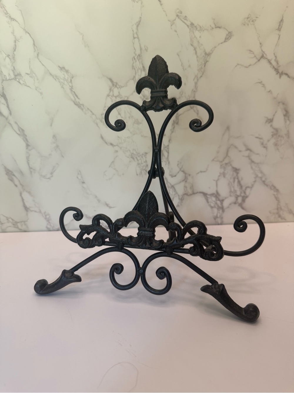 Decorative Black Fleur-de-Lis Metal Photo or Book Display Easel Wrought Iron